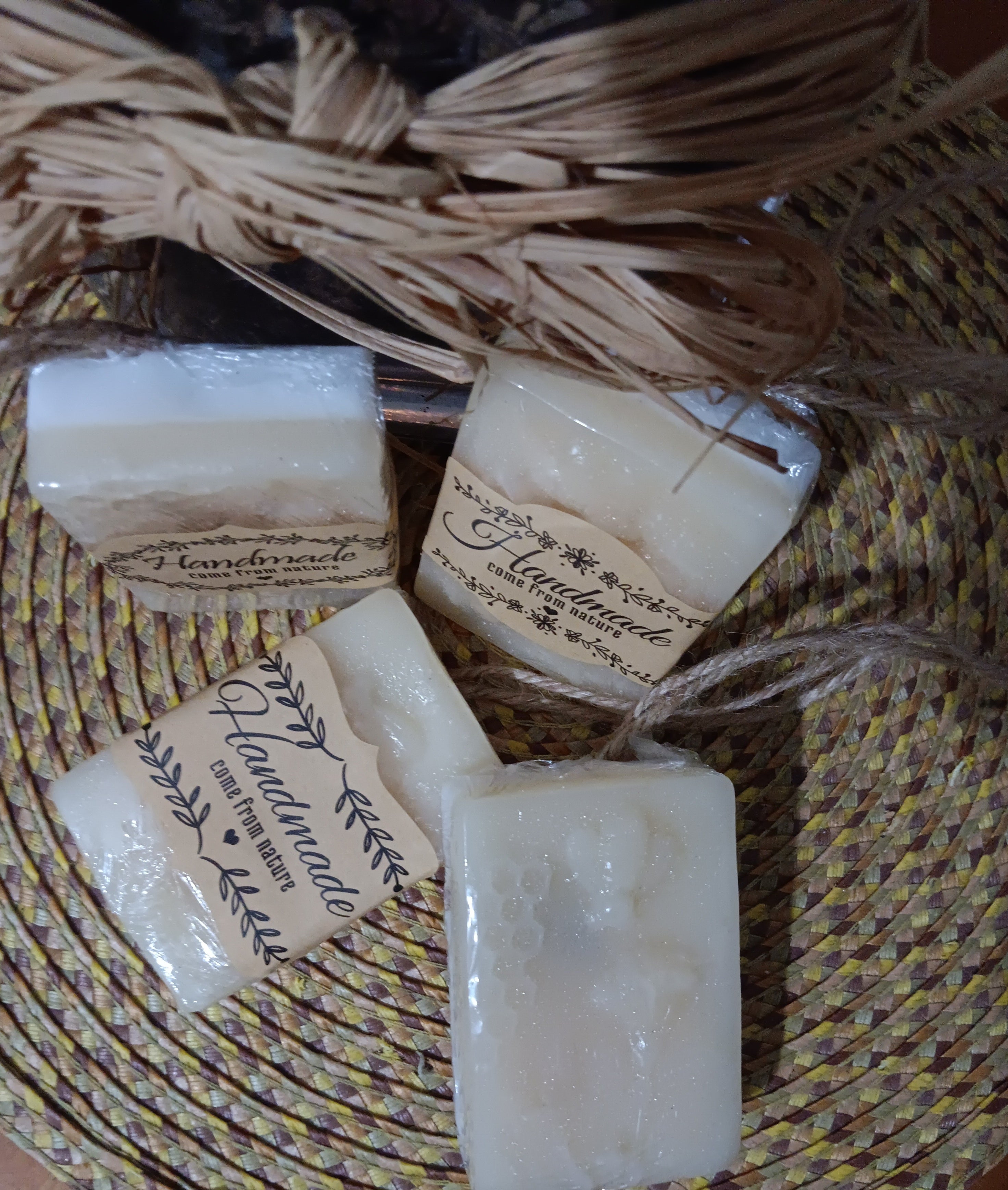 Seedless Honey - Oatmeal & Coconut 🥥 Vanella, with integrated Loofah, Natural recipe Soap Bar
